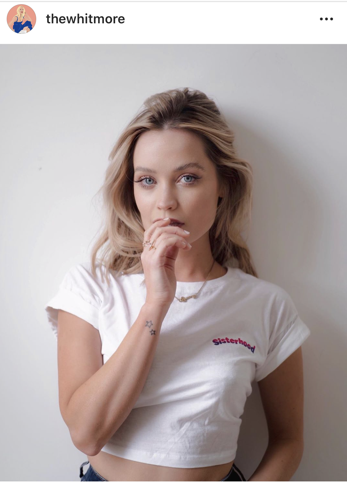 Sisterhood - Organic Cotton Embroidery Cropped T-shirt