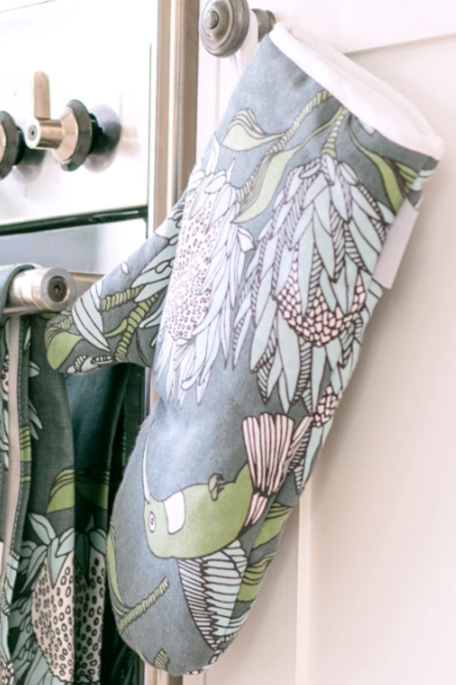 One Size Single Oven Glove - Blue Protea
