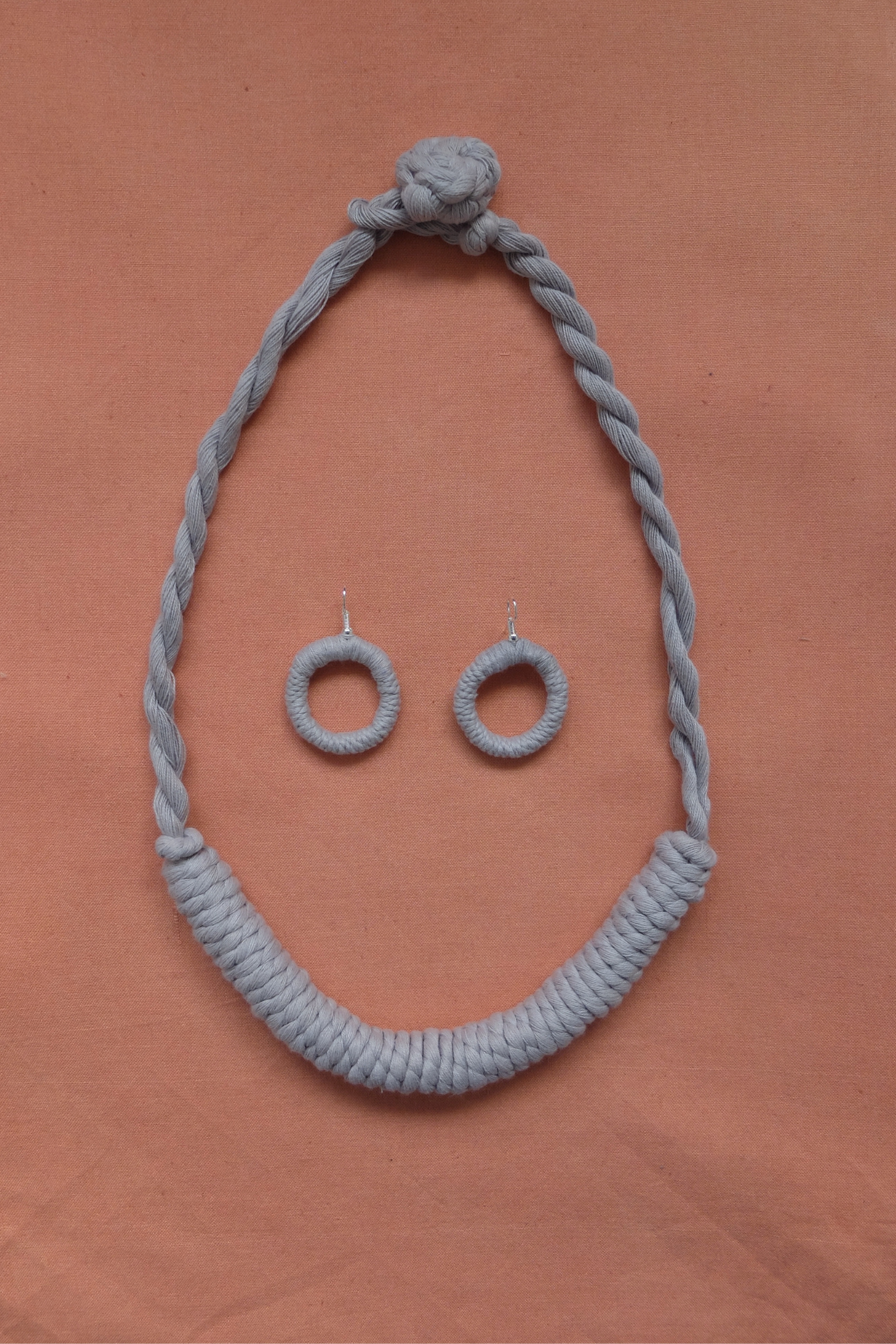 Necklace and Earrings set in Nelli Grey
