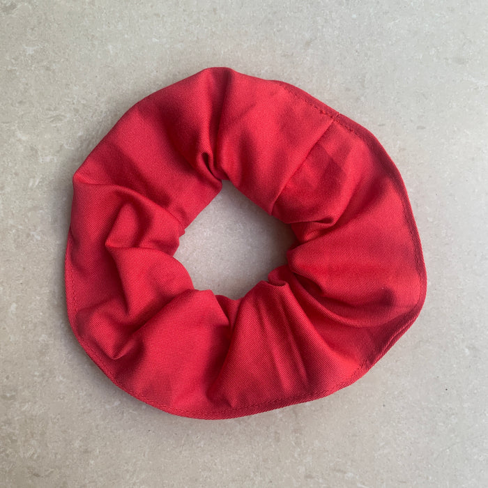 Scrunchie in red organic cotton - Mayamiko Sustainable Fashion