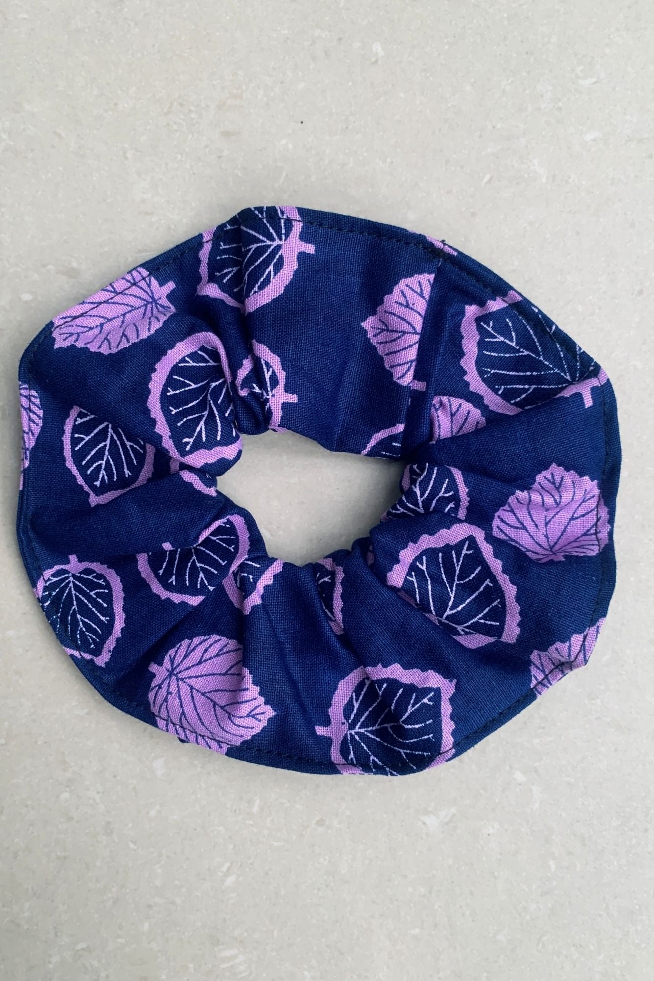 Scrunchie in Purple Flora