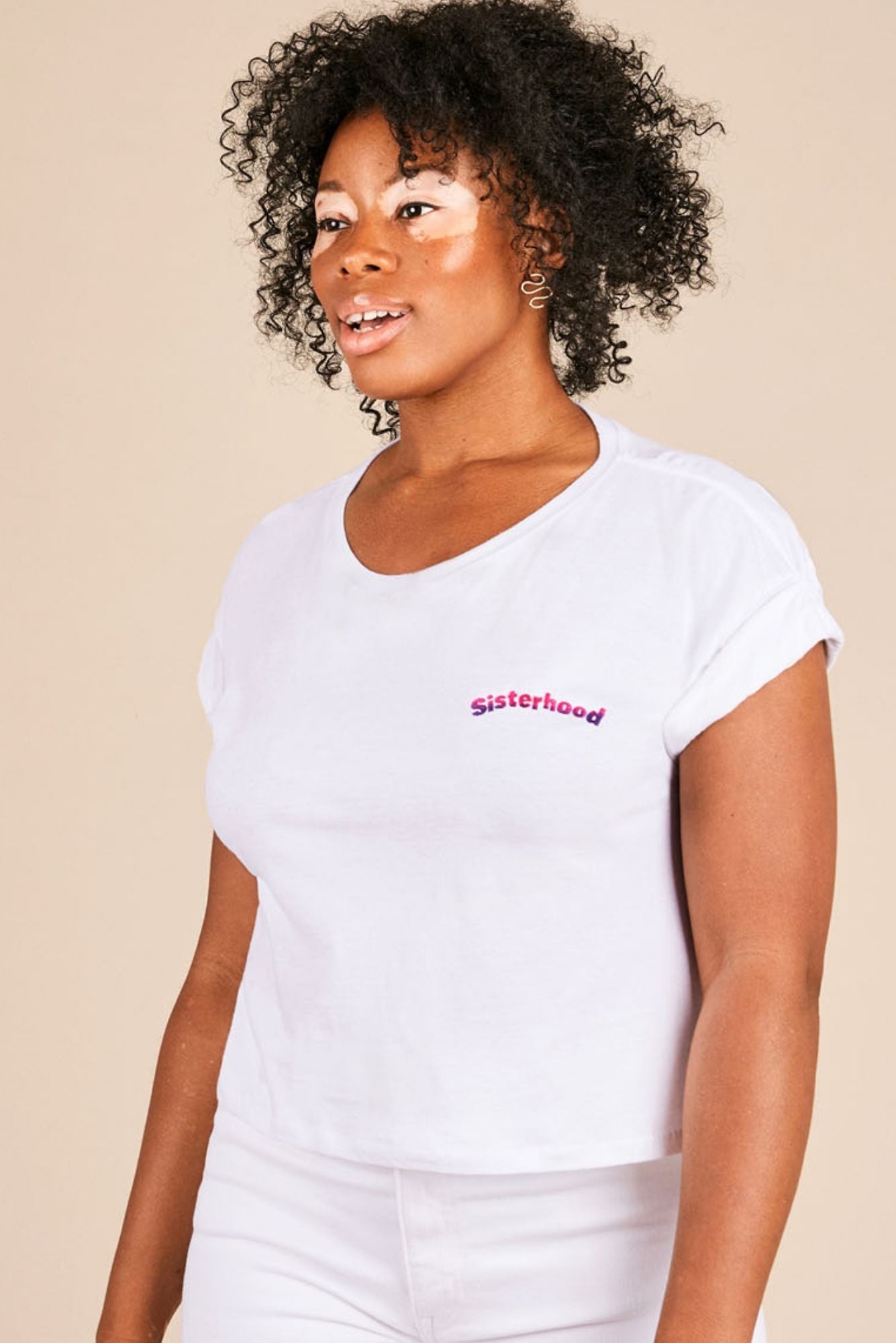 Sisterhood - Organic Cotton Embroidery Cropped T-shirt